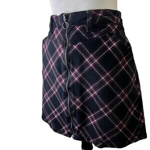 SO Black & Pink Plaid Zip-Front Mini Skirt – Size 17 (33W)